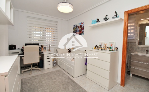 Resale - Villa - Orihuela Costa - Villamartín