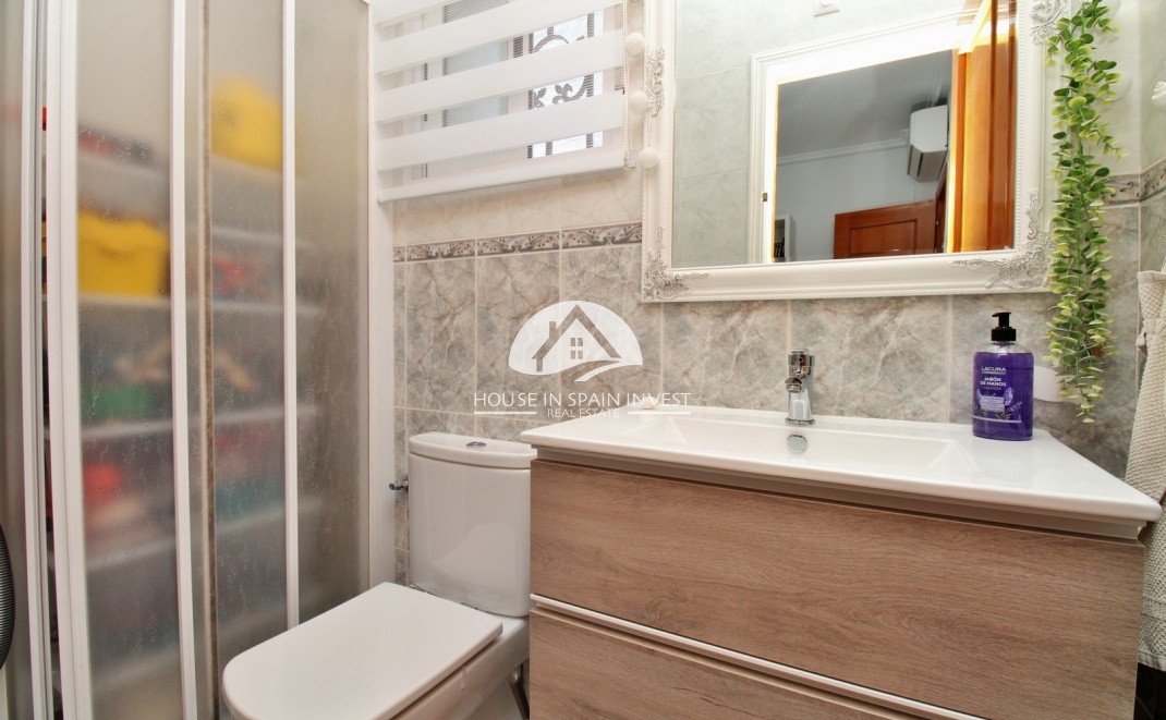 Resale - Villa - Orihuela Costa - Villamartín