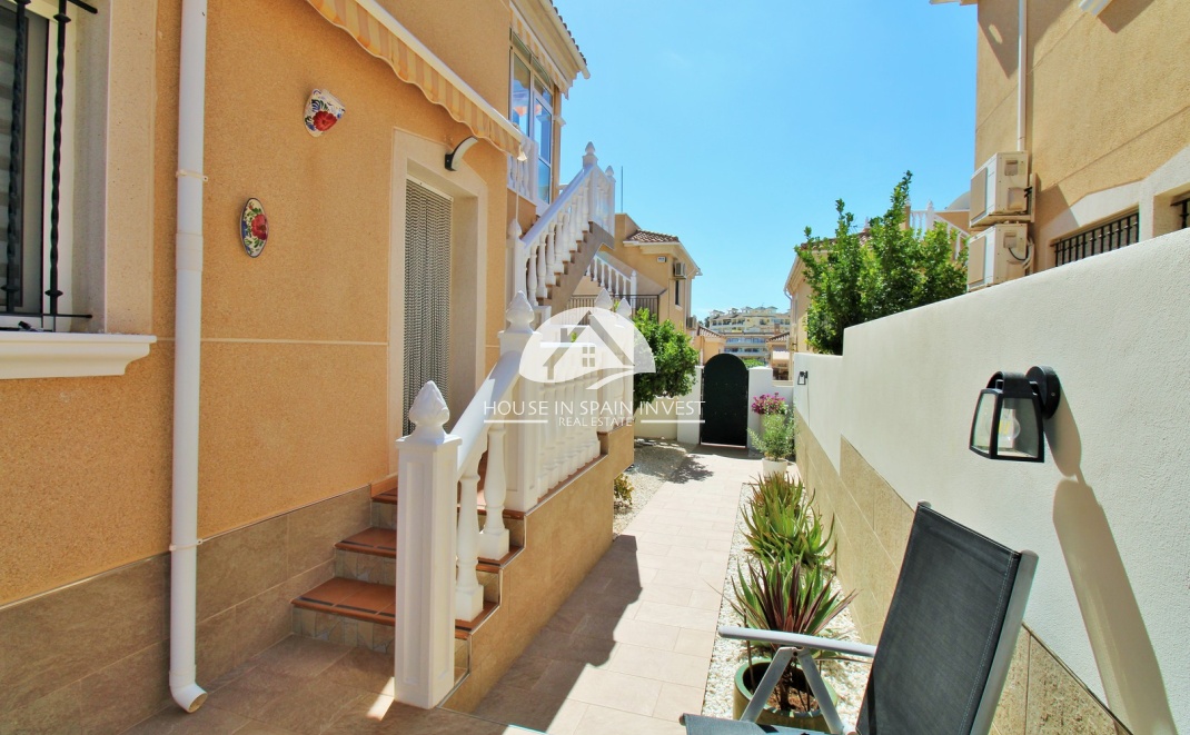 Resale - Villa - Orihuela Costa - Villamartín