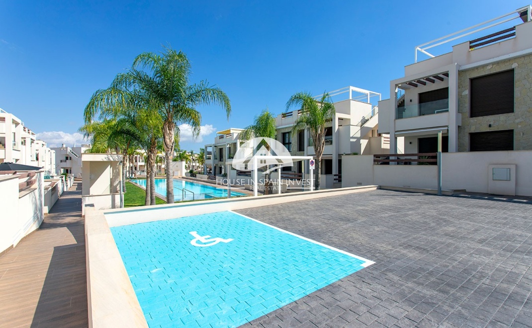 Resale - Apartment  - Torrevieja - Los Balcones  