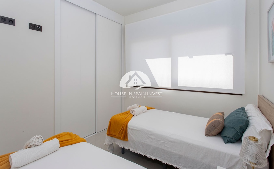 Resale - Apartment  - Torrevieja - Los Balcones  