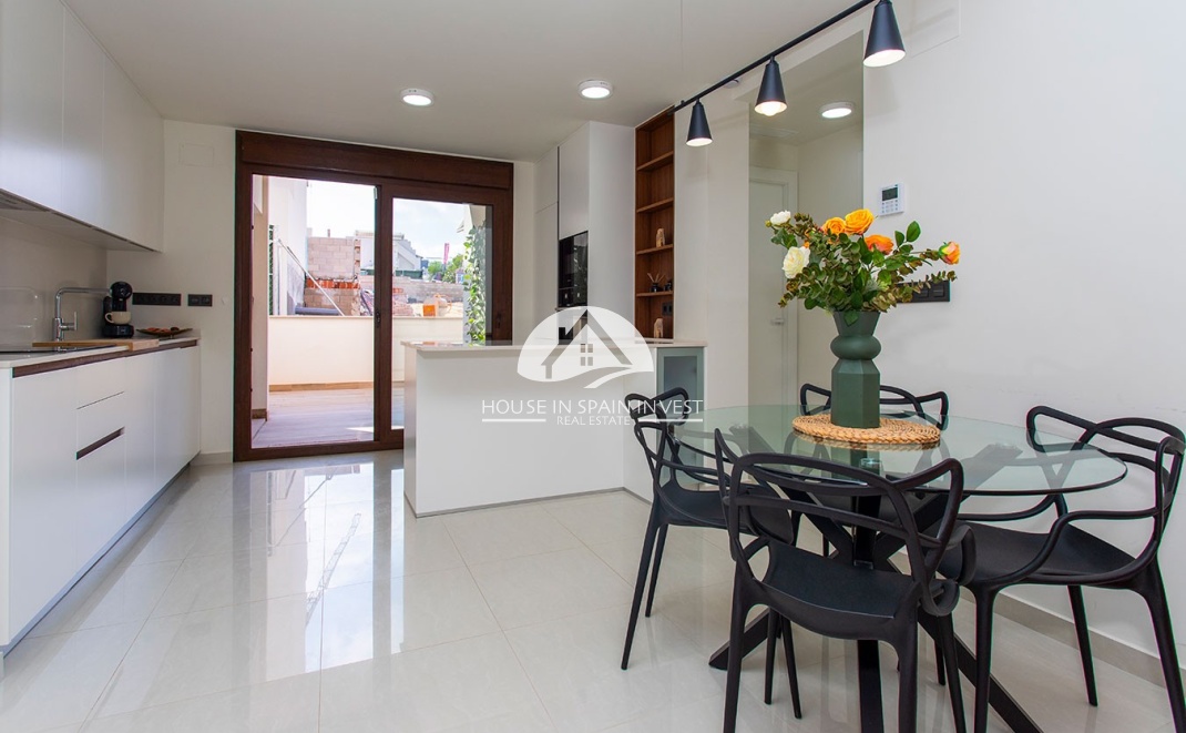 Resale - Apartment  - Torrevieja - Los Balcones  