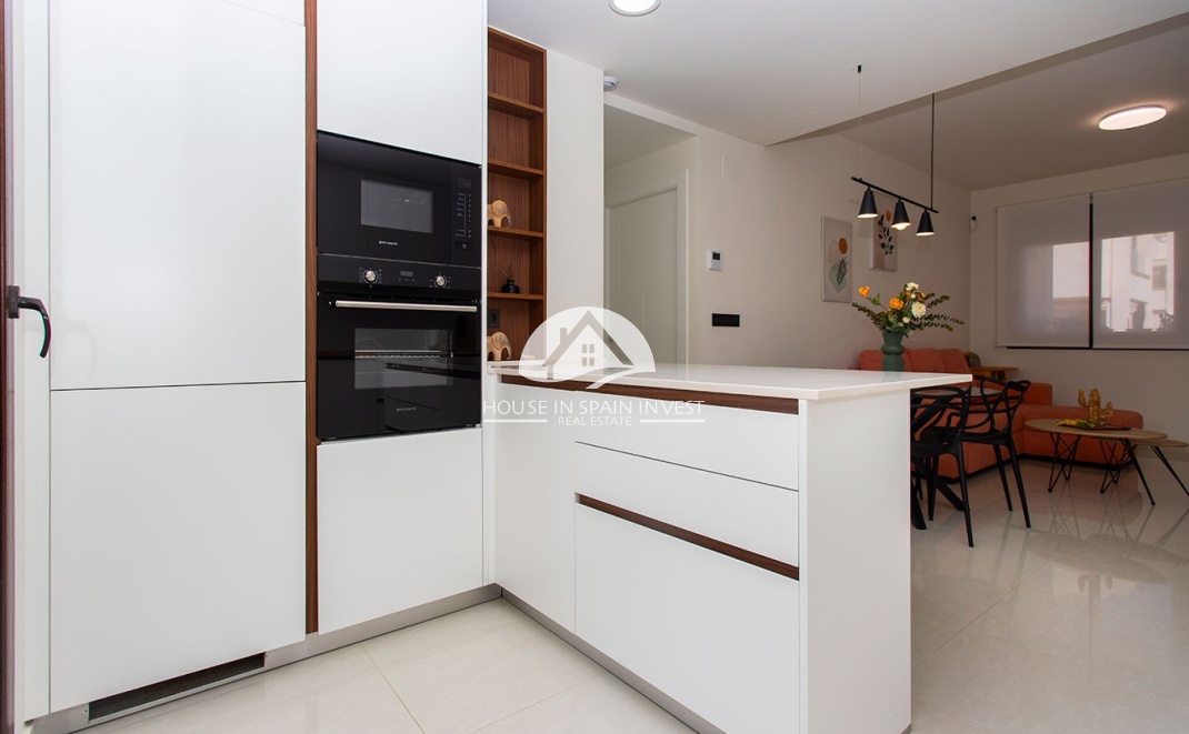 Resale - Apartment  - Torrevieja - Los Balcones  