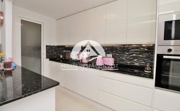 Resale - Apartment  - Orihuela Costa - Playa Flamenca