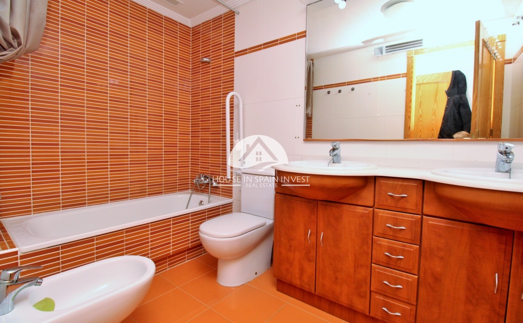 Resale - Apartment  - Orihuela Costa - Playa Flamenca