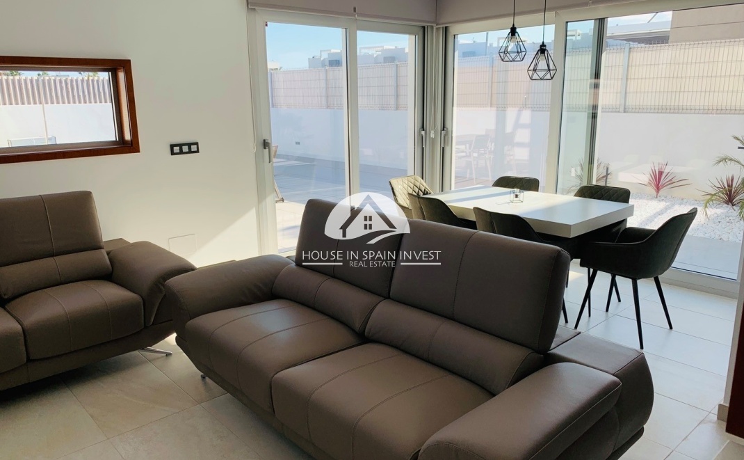 Resale - Villa - Guardamar del Segura - Guardamar - El Raso