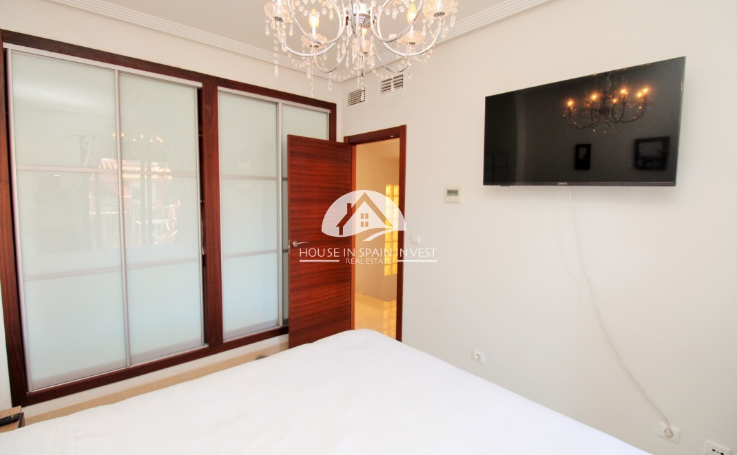 Resale - Apartment  - Orihuela Costa - Cabo roig  