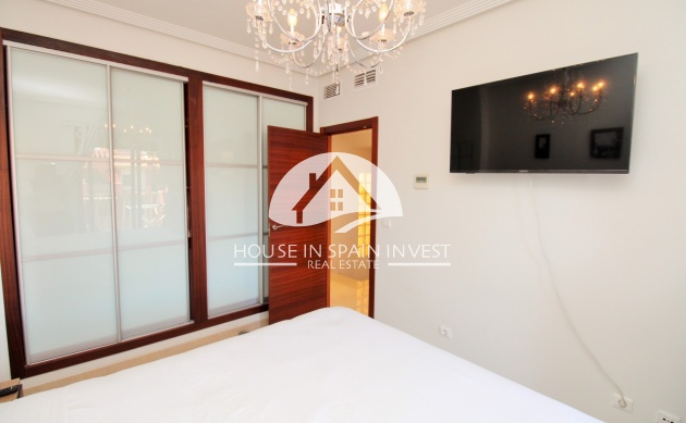 Resale - Apartment  - Orihuela Costa - Cabo roig  