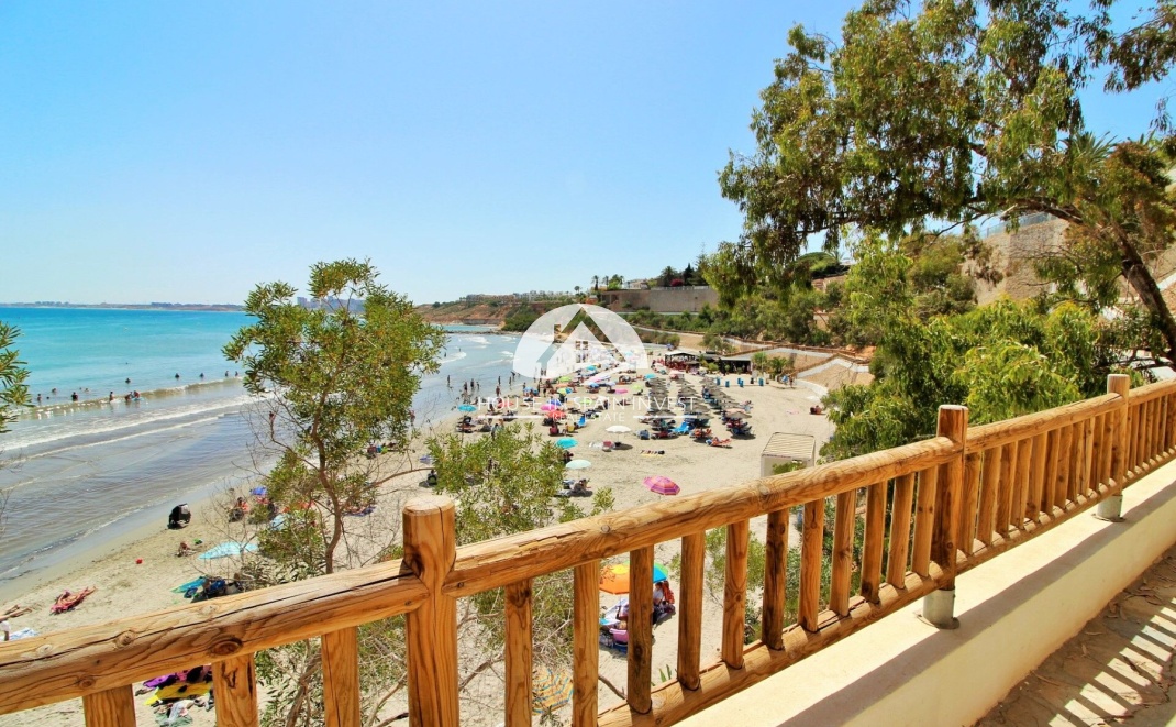 Resale - Apartment  - Orihuela Costa - Cabo roig  