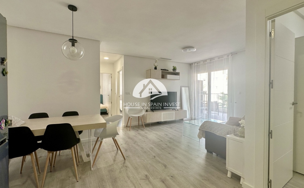 Resale - Apartment  - Orihuela Costa - Villamartín