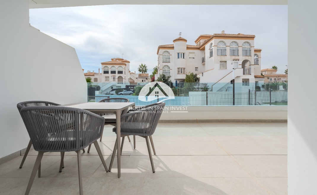 Resale - Apartment  - Orihuela Costa - Playa Flamenca