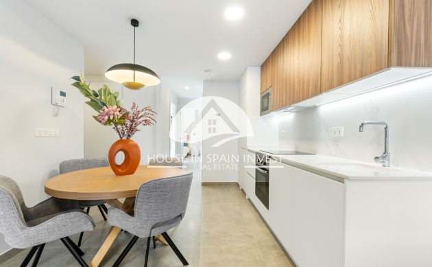 Resale - Apartment  - Torrevieja - Playa del Cura