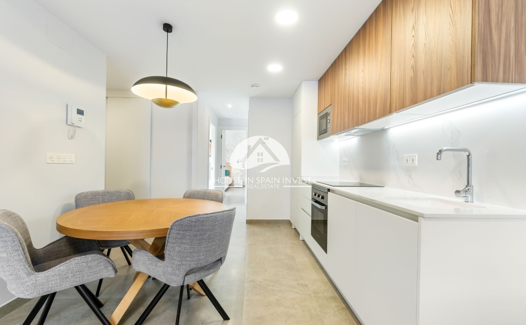 Resale - Apartment  - Torrevieja - Playa del Cura