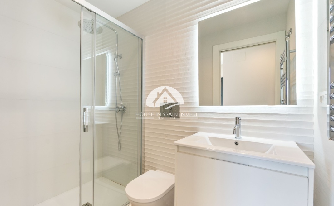 Resale - Apartment  - Torrevieja - Playa del Cura