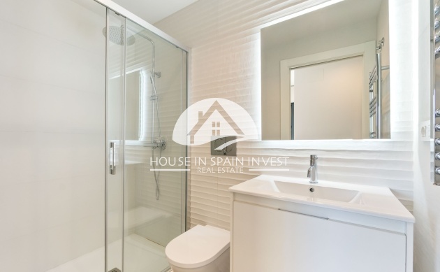 Resale - Apartment  - Torrevieja - Playa del Cura