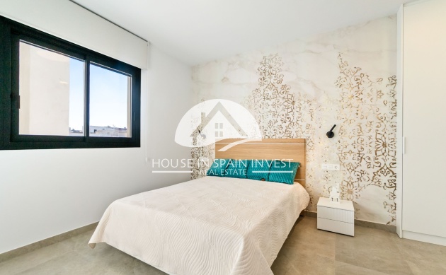 Resale - Apartment  - Torrevieja - Playa del Cura