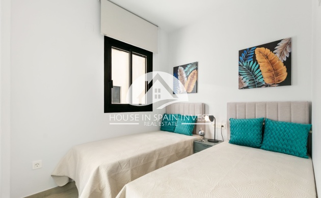 Resale - Apartment  - Torrevieja - Playa del Cura