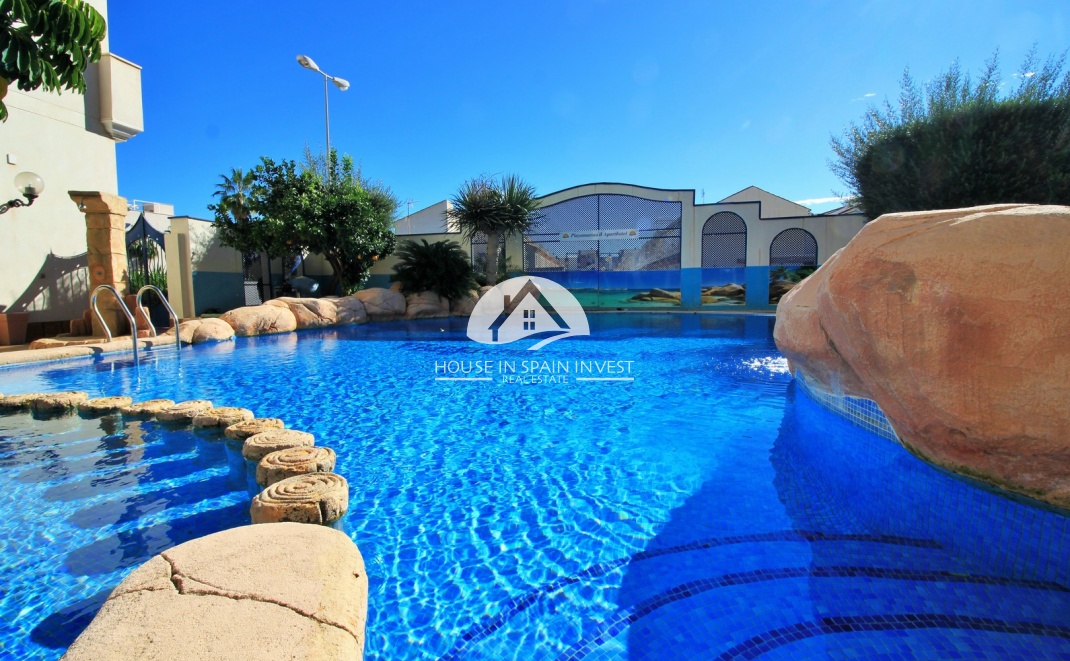 Resale - Apartment  - Orihuela Costa - Cabo roig  