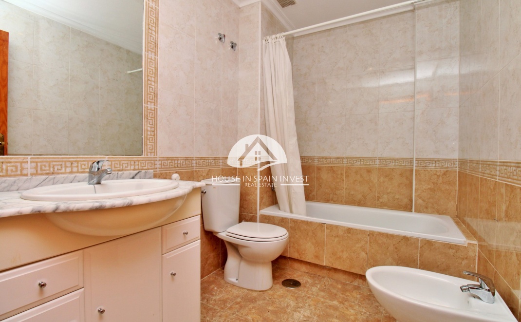 Resale - Apartment  - Orihuela Costa - Cabo roig  