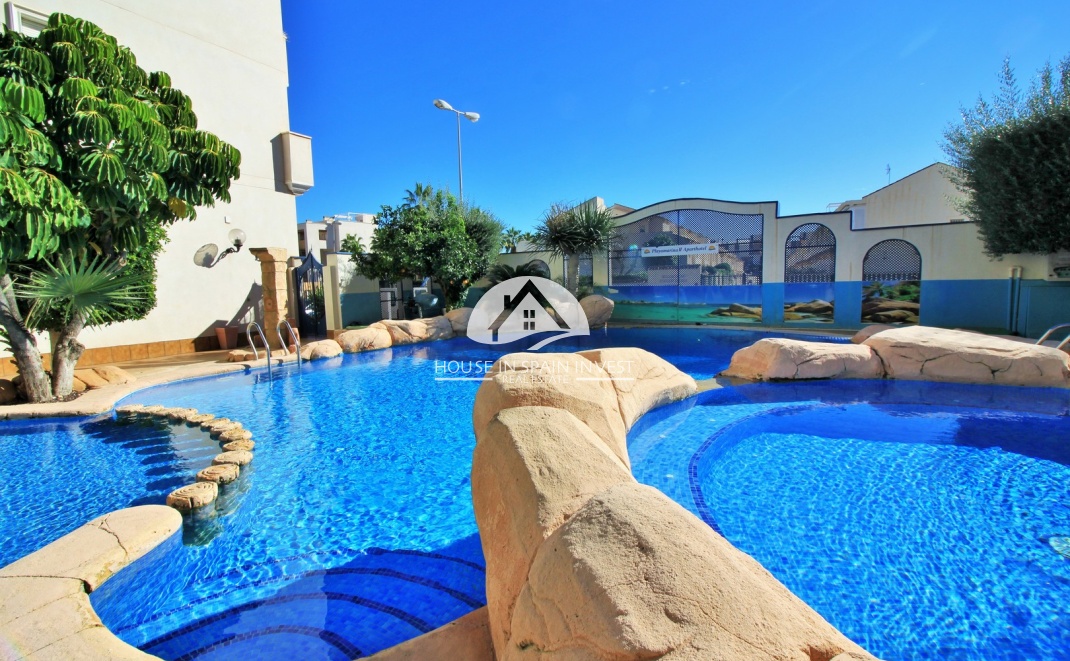 Resale - Apartment  - Orihuela Costa - Cabo roig  