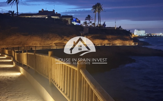 Resale - Apartment  - Orihuela Costa - Cabo roig  