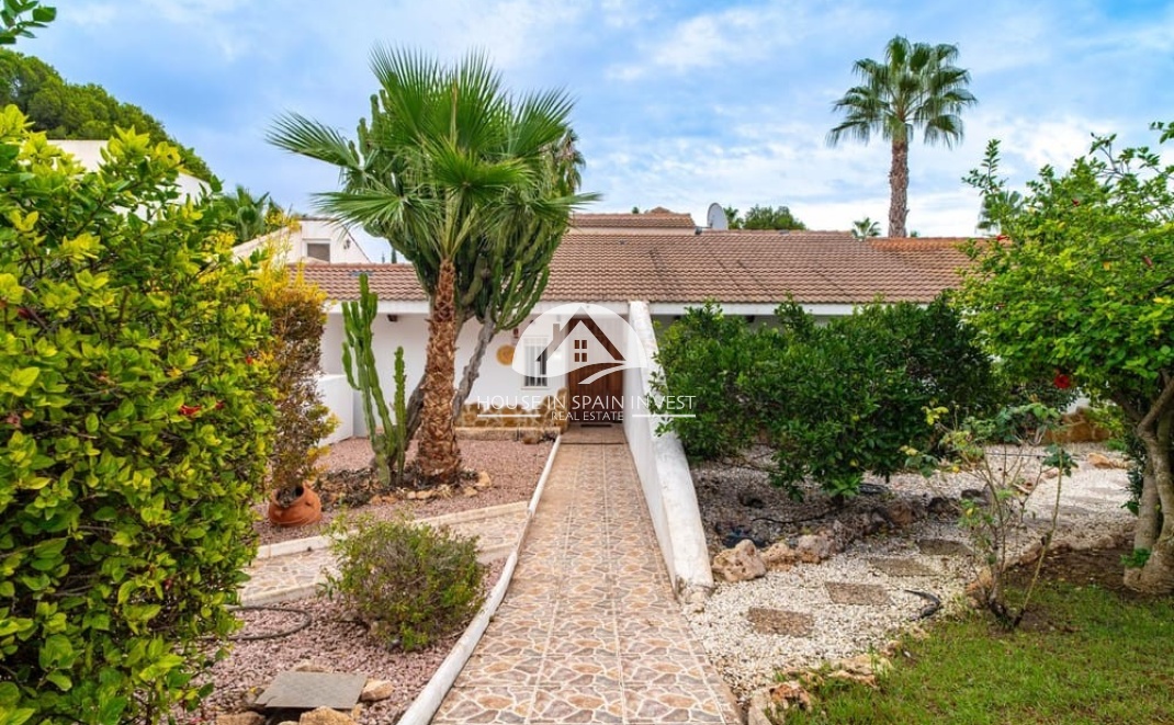 Resale - Villa - Orihuela Costa - Villamartín