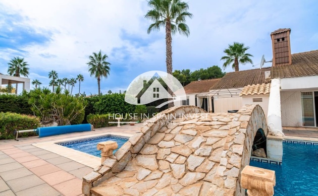 Resale - Villa - Orihuela Costa - Villamartín