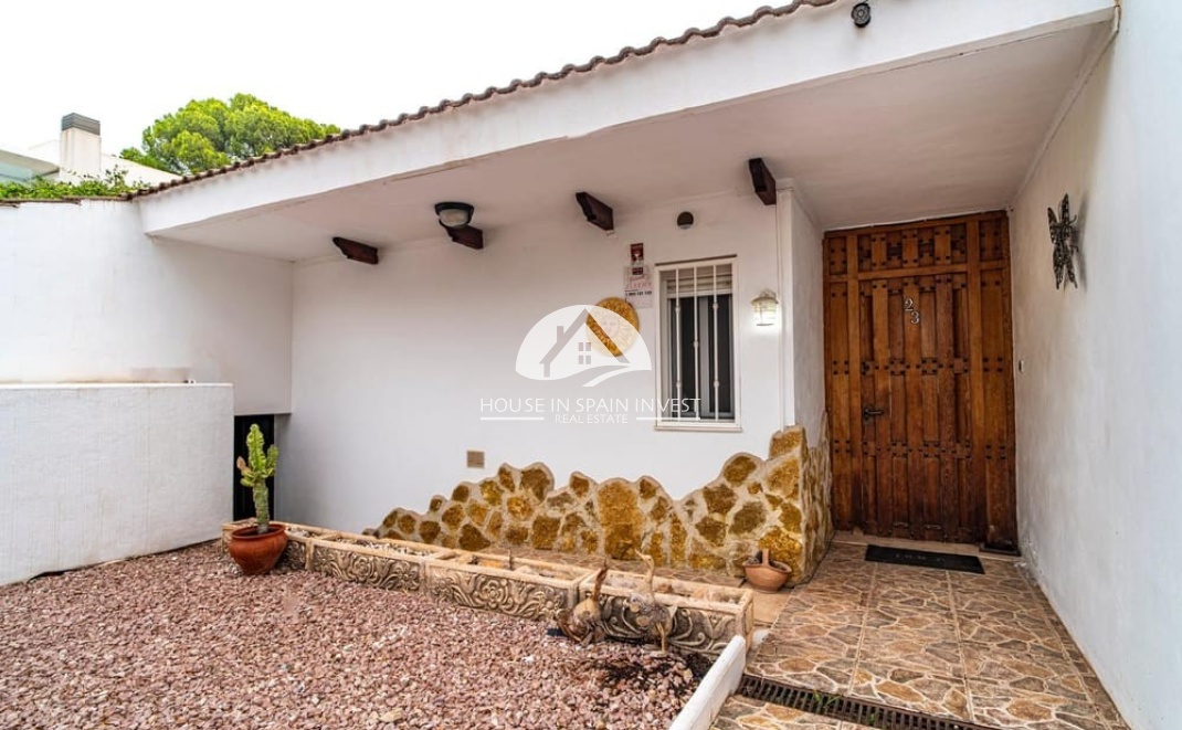 Resale - Villa - Orihuela Costa - Villamartín