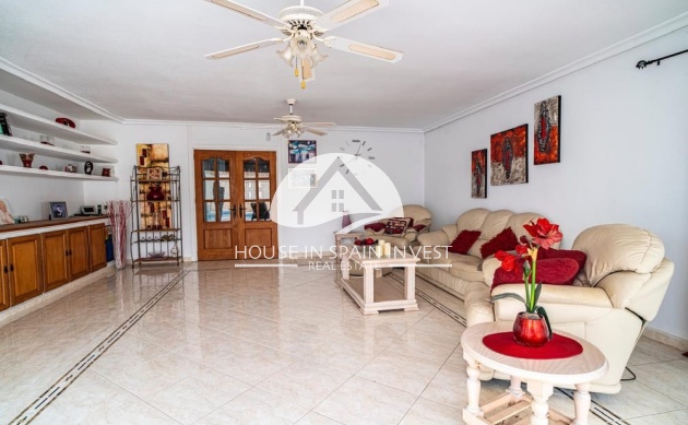 Resale - Villa - Orihuela Costa - Villamartín