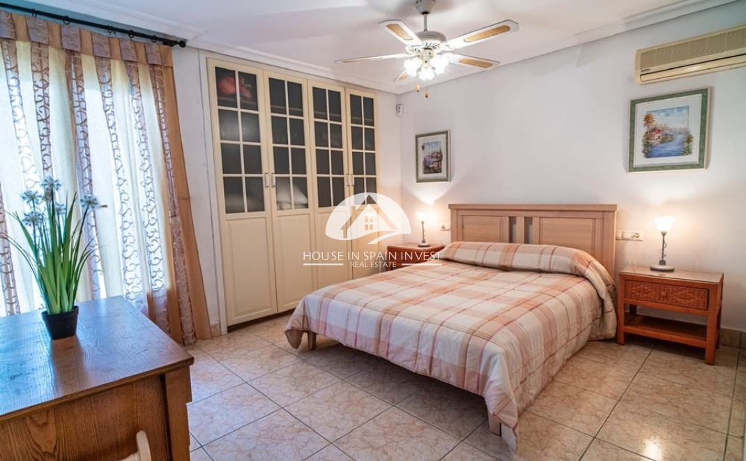 Resale - Villa - Orihuela Costa - Villamartín