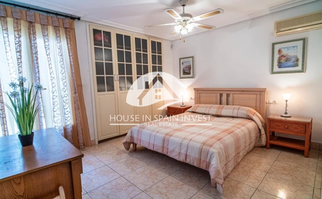 Resale - Villa - Orihuela Costa - Villamartín