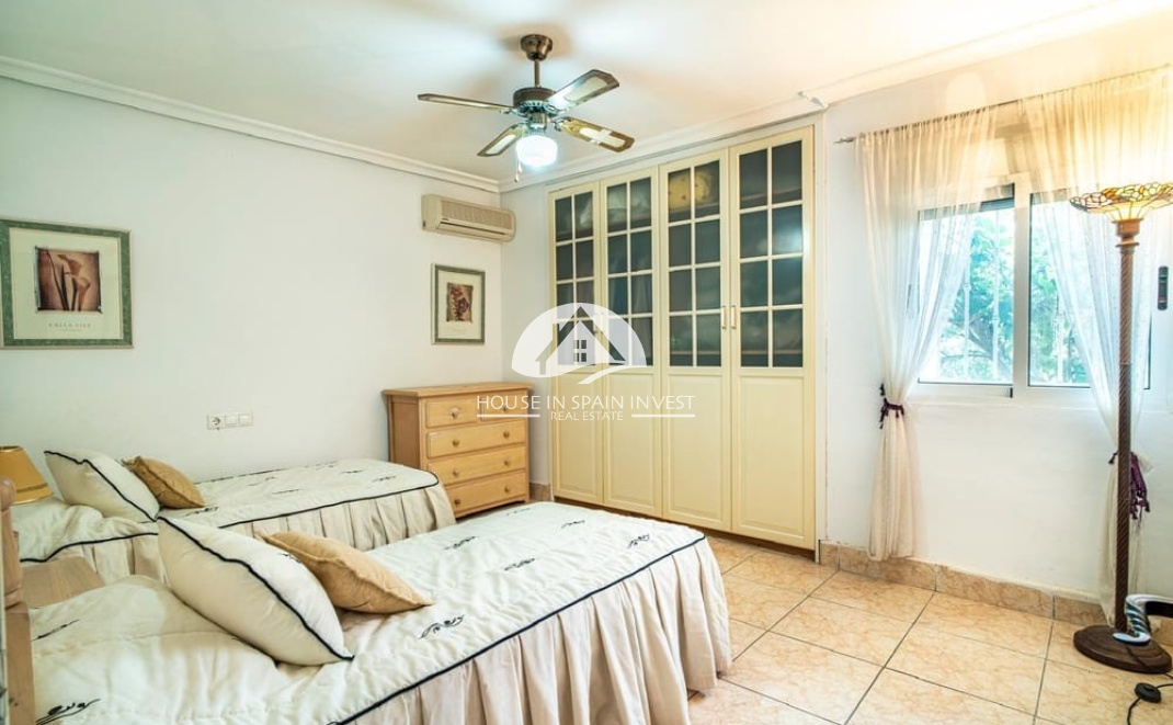 Resale - Villa - Orihuela Costa - Villamartín