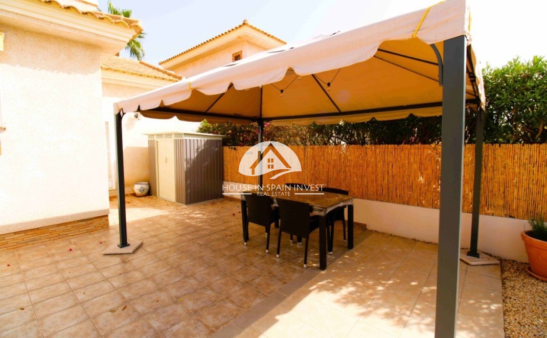 Resale - Villa - Orihuela Costa - Villamartín