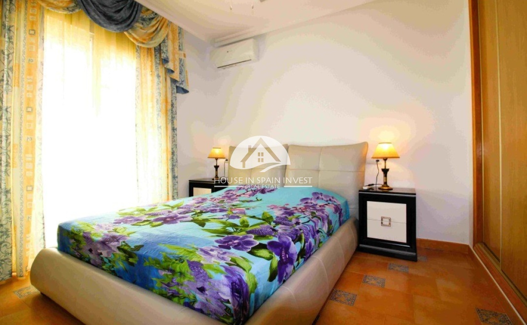 Resale - Villa - Orihuela Costa - Villamartín