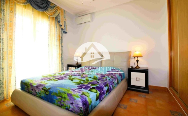 Resale - Villa - Orihuela Costa - Villamartín