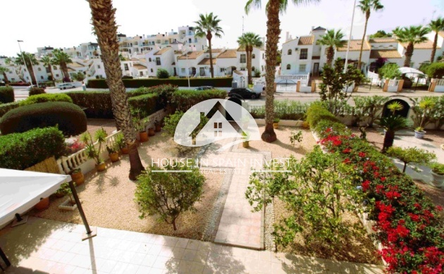 Resale - Villa - Orihuela Costa - Villamartín