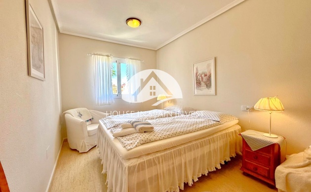 Resale - Apartment  - Orihuela Costa - Playa Flamenca