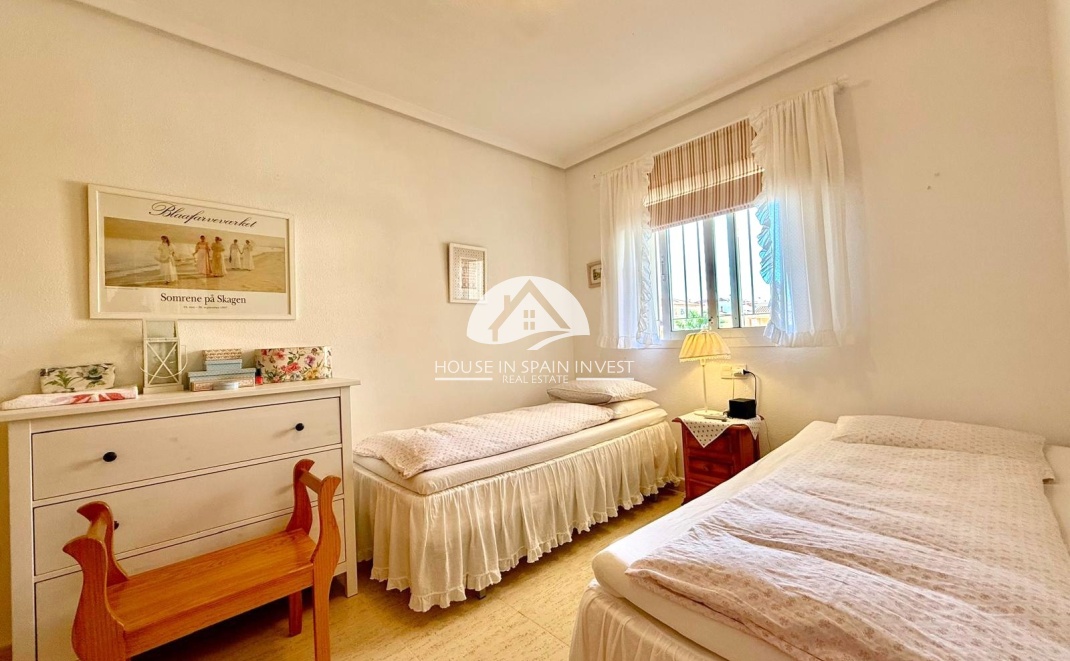 Resale - Apartment  - Orihuela Costa - Playa Flamenca