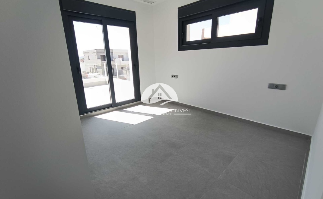 New Build - detached - Daya Nueva