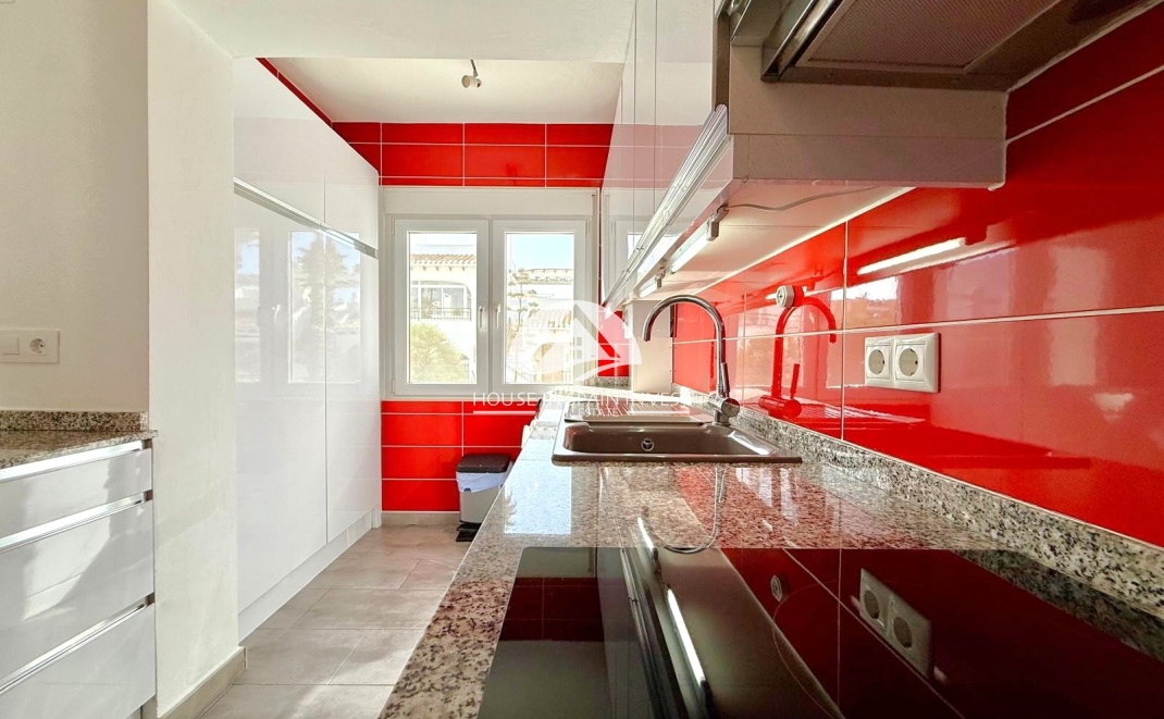 Resale - Villa - Orihuela Costa - Villamartín