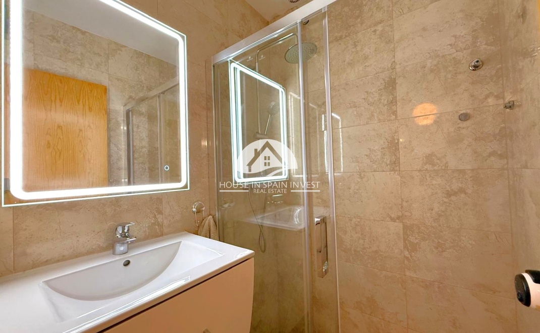 Resale - Villa - Orihuela Costa - Villamartín