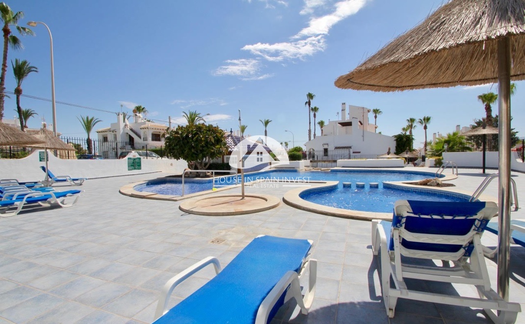Resale - Villa - Orihuela Costa - Villamartín