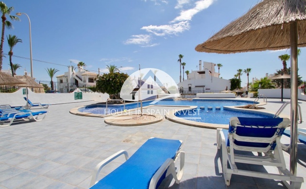 Resale - Villa - Orihuela Costa - Villamartín