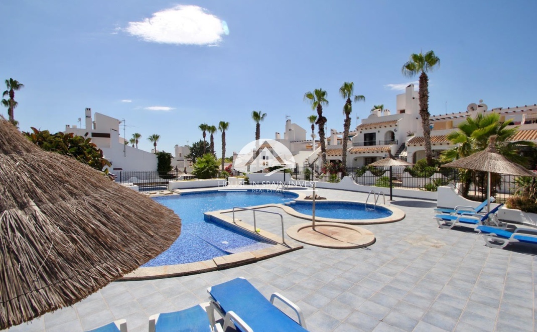 Resale - Villa - Orihuela Costa - Villamartín