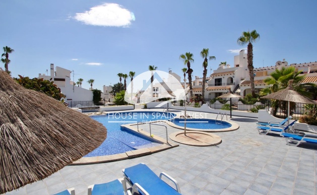 Resale - Villa - Orihuela Costa - Villamartín