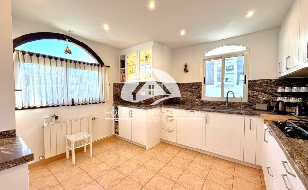 Resale - Villa - Orihuela Costa - Villamartín