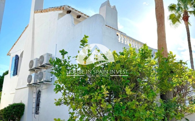 Resale - Villa - Orihuela Costa - Villamartín
