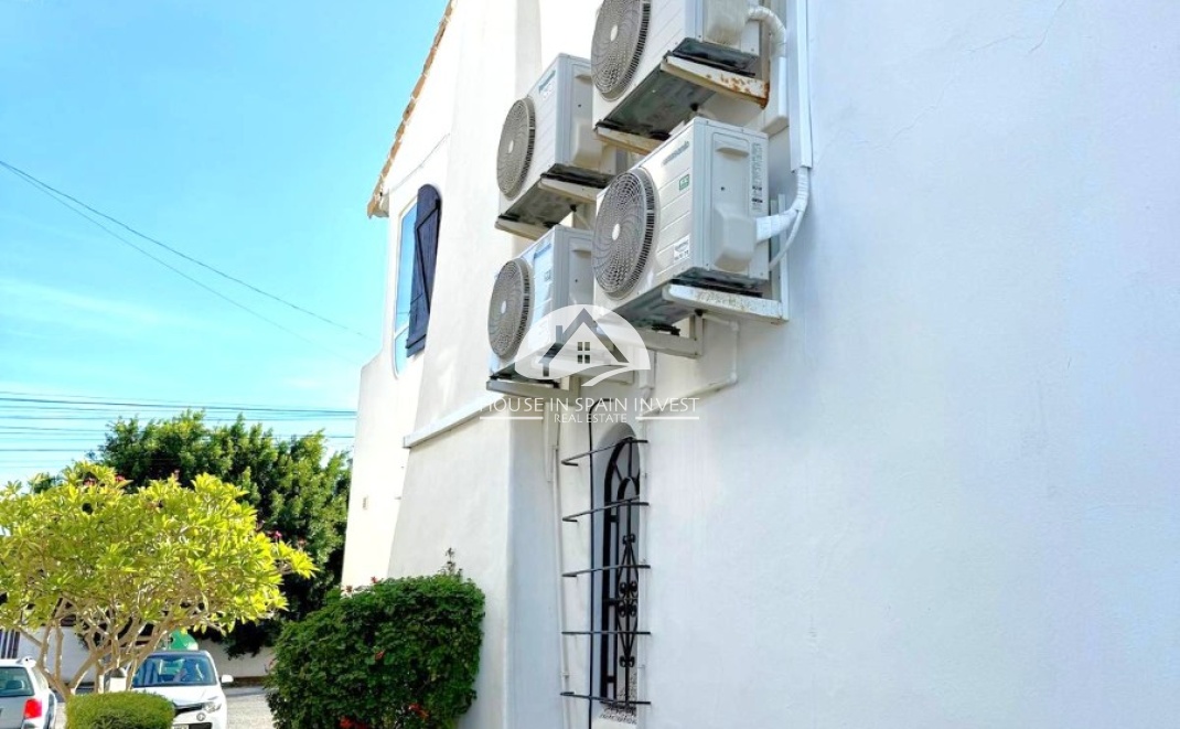 Resale - Villa - Orihuela Costa - Villamartín