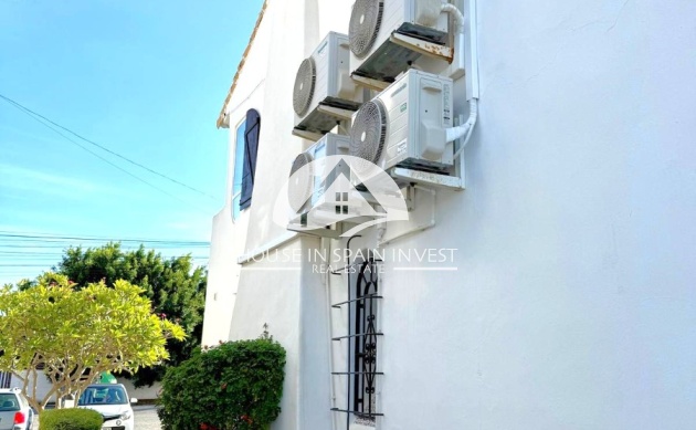 Resale - Villa - Orihuela Costa - Villamartín