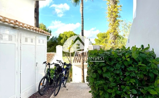 Resale - Villa - Orihuela Costa - Villamartín